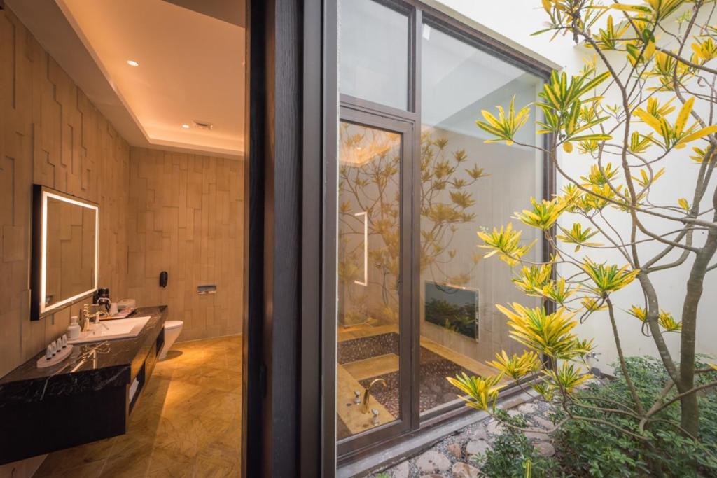 Green Palm Motel Юаньлінь Екстер'єр фото