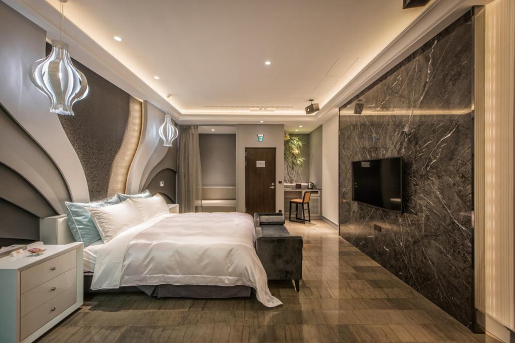 Green Palm Motel Юаньлінь Екстер'єр фото