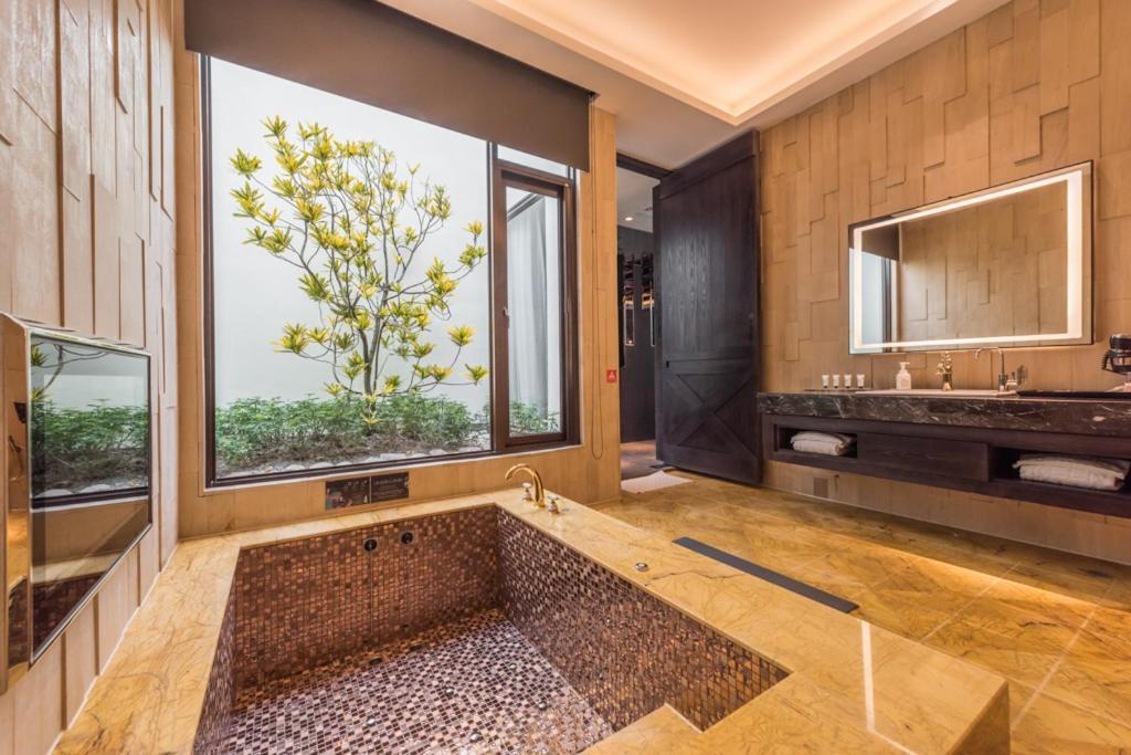 Green Palm Motel Юаньлінь Екстер'єр фото